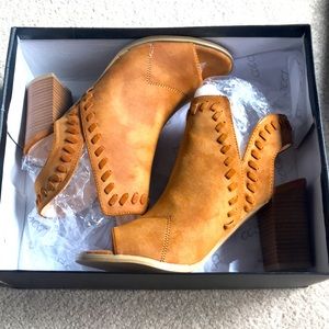 Ccocci faux suede peep toe bootie, Tan - 6